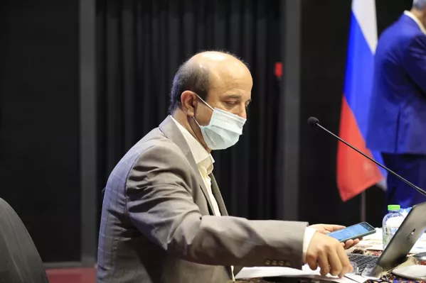 دکتر کمال طیبی، مشاور ریاست دانشگاه اصفهان در امور بین الملل در دانشگاه اصفهان به عنوان یکی از سخنرانان در جشنواره علمی فرهنگی اصفهان سن پترزبورگ  - اسپوتنیک ایران  