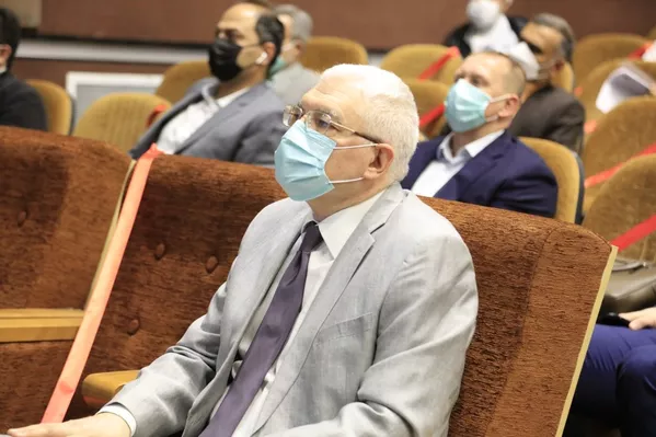 آقای بوریس بورمیستروف سركنسول روسیه در اصفهان در جشنواره علمی فرهنگی اصفهان و سن پترزبورگ در دانشگاه اصفهان در تاریخ 1 و 2 تیرماه 1400 - اسپوتنیک ایران  