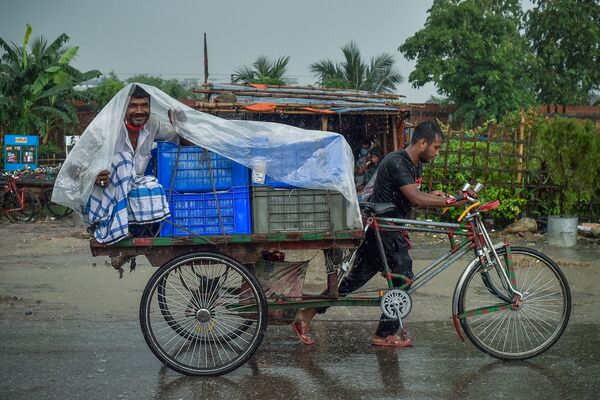 رویدادهای هفته به روایت تصویر 
باران در داکا - اسپوتنیک ایران  