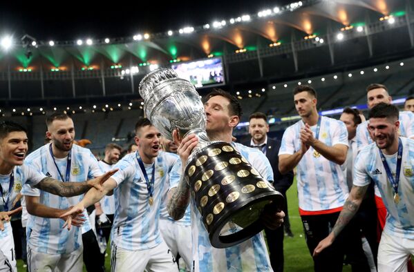 لئونل مسی فوتبالیست آرژانتینی پس از برد مقابل برزیل  - اسپوتنیک ایران  