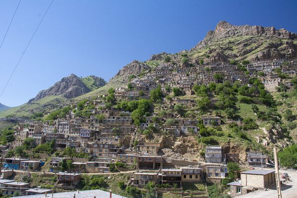 نمایی دیگر از ساختار پلکانی روستای اورامان - اسپوتنیک ایران  