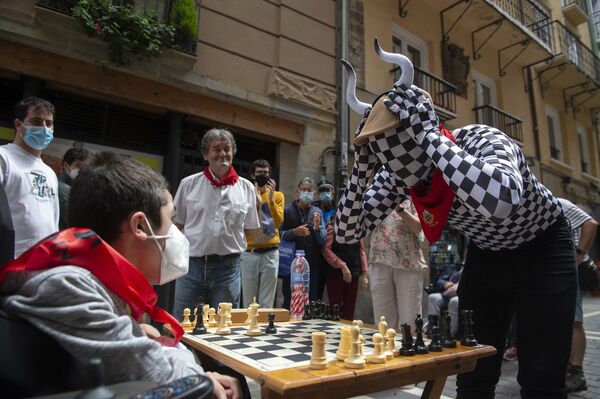 رویدادهای هفته به روایت تصویر
دوی شطرنجی در اسپانیا - اسپوتنیک ایران  