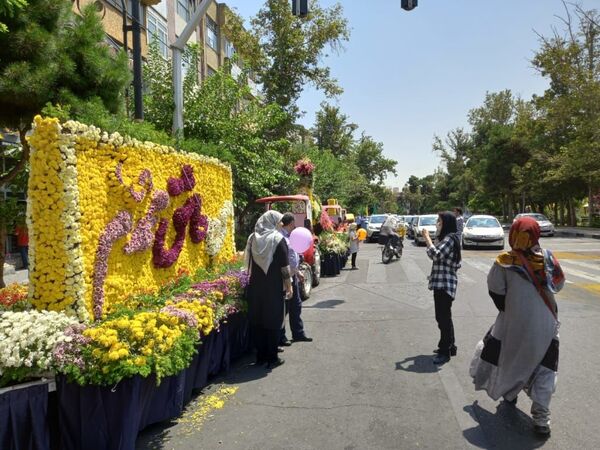 در روز عید غدیر، پیامبر اسلام، حضرت علی را به عنوان ولی و وصی بعد از خود، به مردم معرفی کند - اسپوتنیک ایران  