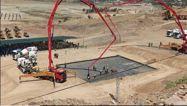رئیس جمهور ازبکستان، سنگ بنای کارخانه مس شماره 3 یشلیک 1 را افتتاح کرد  - اسپوتنیک ایران  