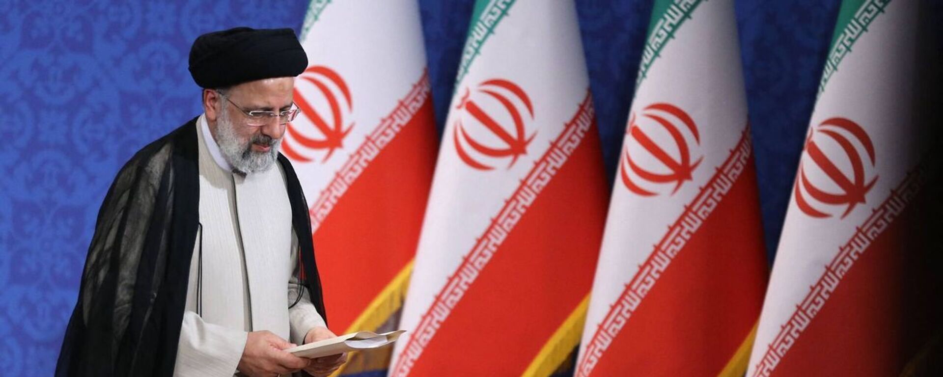 بازدید سرزده هشتمین رئیس جمهور ایران از داروخانه‌ای در تهران +ویدئو، عکس - اسپوتنیک ایران  , 1920, 14.08.2021