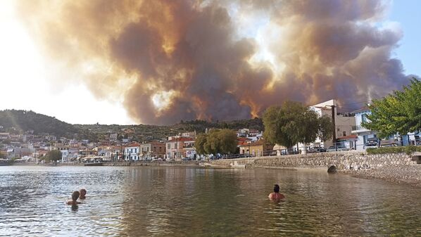 رویدادهای هفته به روایت تصویر
آتش سوزی در یونان - اسپوتنیک ایران  