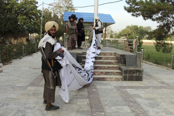 اوضاع افغانستان پس از تغییر قدرت
افغانستان به دست طالبان (گروه تروریستی ممنوعه در روسیه) افتاد - اسپوتنیک ایران  
