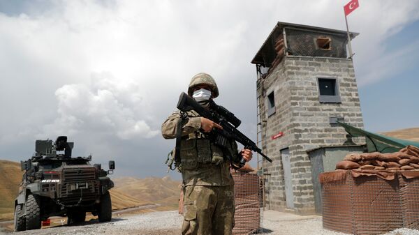 سرباز ترکیه در مرز ایران و ترکیه در استان وان ترکیه - اسپوتنیک ایران  