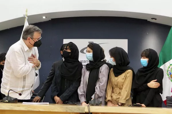 وزیر خارجه مکزیک به تیم رباتیک افغانستان خوشامد می گوید وزیر خارجه مکزیک به تیم رباتیک افغانستان خوشامد می گوید - اسپوتنیک ایران
