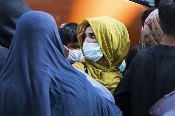 فرودگاه آمریکا و ورود زنان افغان - اسپوتنیک ایران  