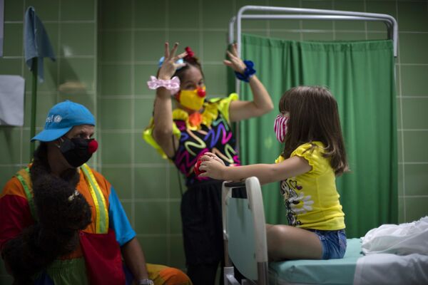 رویدادهای هفته به روایت تصویر
دلقک در بیمارستان کوبا - اسپوتنیک ایران  