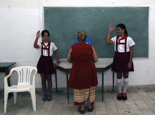 لباس مدرسه دانش آموزان در کوبا - اسپوتنیک ایران  