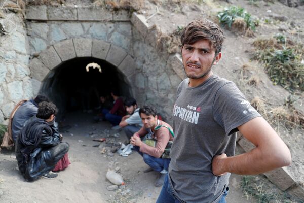 پناهجویان افغان پس از ورود غیر قانونی به ترکیه از ایران  - اسپوتنیک ایران  