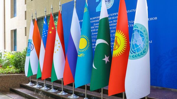 Флаги государств - членов ШОС в Душанбе - اسپوتنیک ایران  