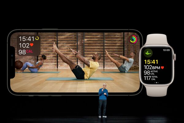 تیم کوک، مدیر کل اپل در مراسم رونمایی از اپل فیتنس پلاس (Apple Fitness+) - اسپوتنیک ایران  