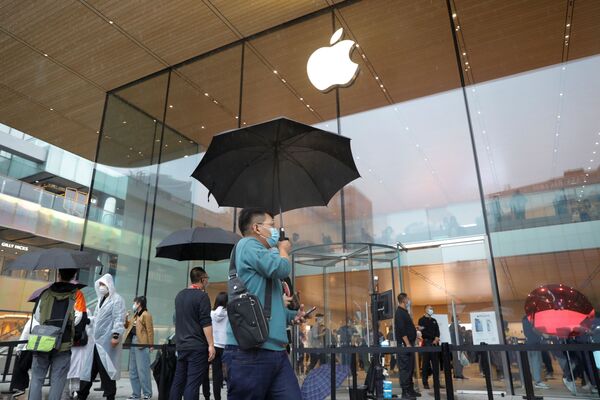 فروشگاه اپل استور در چین اقدام به فروش رسمی ایفون 13 نمود - اسپوتنیک ایران  