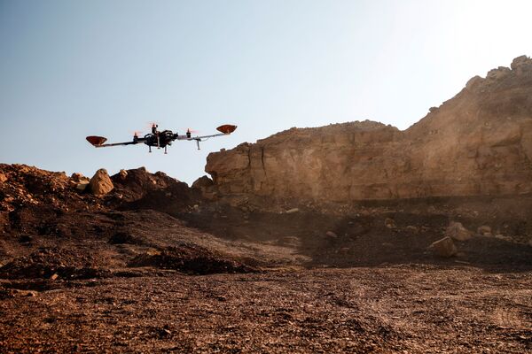 هواپیمای بدون سرنشین در نمایش آزمایشی برای شبیه سازی پرواز به مریخ در صحرای نگو ، اسرائیل  - اسپوتنیک ایران  