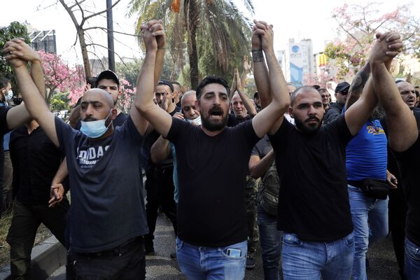در تظاهرات لبنان بیش از پنجاه نفراز تظاهرات کنندگان به ضرب گلوله تک تیراندازان زخمی شدند - اسپوتنیک ایران  
