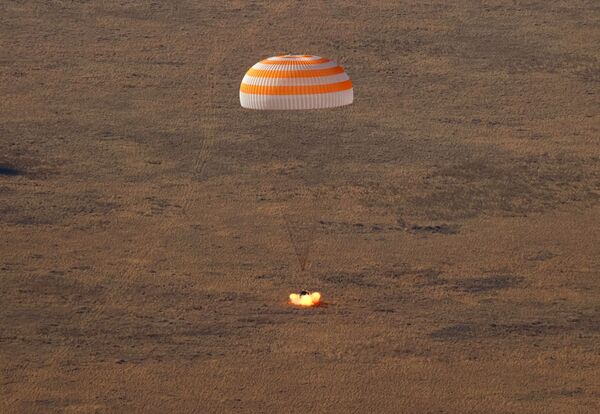 بازگشت گروه «چالش» روسیه از فضا با سفینه « سایوز ام اس -18» روسیه. - اسپوتنیک ایران  