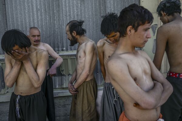 درمان معتادان در افغانستانبیمارستان کابل.  - اسپوتنیک ایران  