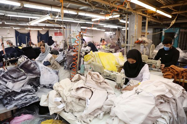 کارخانه تولید پوشاک در تهران - اسپوتنیک ایران  
