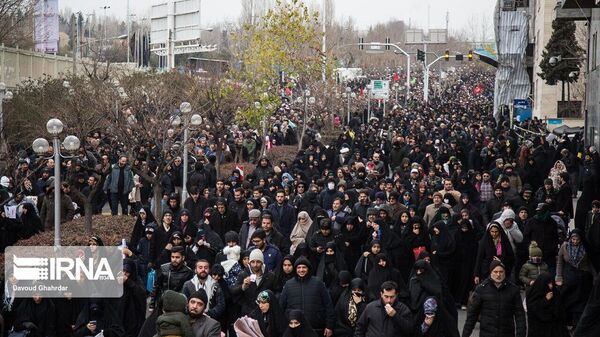مردم دزفول در محکومیت اقدامات آشوبگران راهپیمایی کردند  - اسپوتنیک ایران  