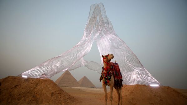 نمایشگاه « ابدیت، اینجاست» در مصر
اثر هنری لورنزو کوین از ایتالیا - اسپوتنیک ایران  