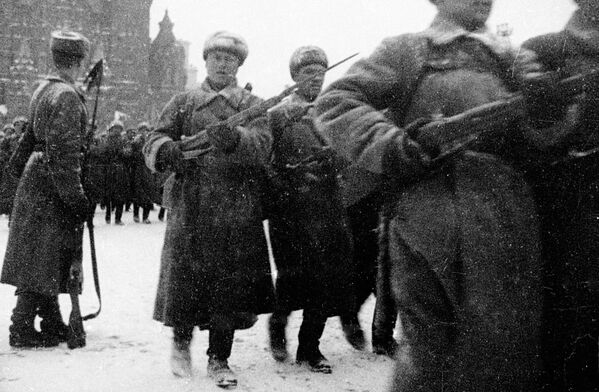 پاراد در  میدان سرخ در تاریخ 7 نوامبر 1941 میلادی - اسپوتنیک ایران  