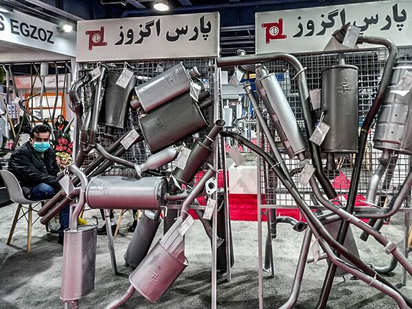 شانزدهمین نمایشگاه قطعات خودرو در تهران  - اسپوتنیک ایران  