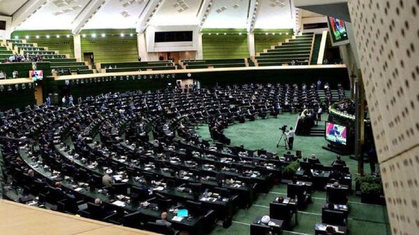 انتقاد نایب رئیس مجلس ایران از دولت: در کشور دوست از دشمن اطاعت می‌کنید - اسپوتنیک ایران  