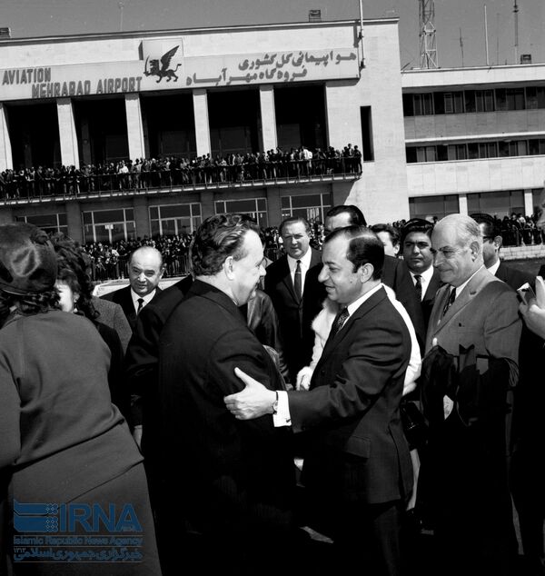 نیکلای پاتولیچف، وزیر تجارت خارجی اتحاد جماهیر شوروی، در حال ترک ایران از طریق فرودگاه بین المللی مهرآباد.تاریخ: 1970/03/21 - اسپوتنیک ایران  