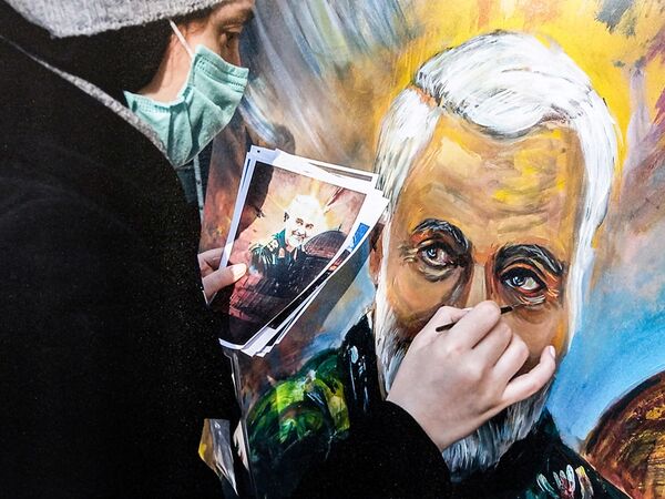 نمایشگاه عکس دومین سالگرد شهادت سردار سلیمانی در ایران - اسپوتنیک ایران  