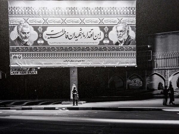 نمایشگاه عکس دومین سالگرد شهادت سردار سلیمانی در ایران - اسپوتنیک ایران  