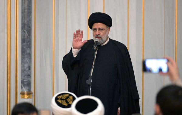 حضور رئیس جمهور ایران در مسجد جامع روسیه - اسپوتنیک ایران  