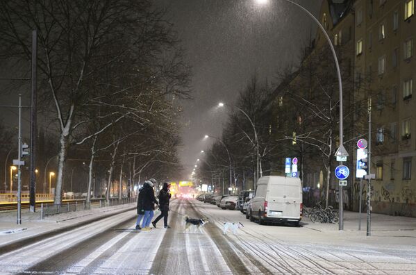 بارش برف در برلین، پایتخت آلمان - اسپوتنیک ایران  
