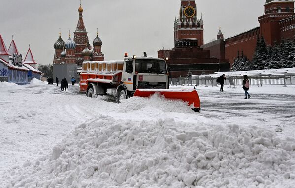 بارش برف در مسکو، پایتخت روسیه - اسپوتنیک ایران  