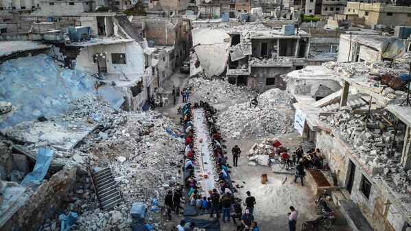برندگان مسابقه بین المللی سفر 2021 اعلام شدند.ادلب سوریه. محله ای که به خاطر افطارهای دسته‌جمعی قبل از جنگ مشهور بود. - اسپوتنیک ایران  
