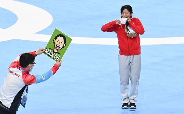 پشت صحنه بازی‌های المپیک زمستانی در پکن.میهو تاکاگی از ژاپن، برنده مدال نقره. - اسپوتنیک ایران  
