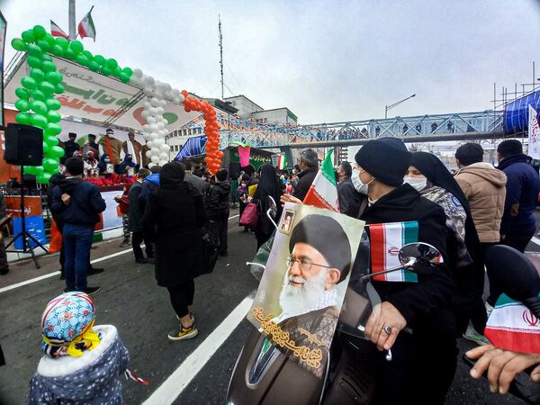 راهپیمایی بزرگداشت چهل و سومین سالگرد پیروزی انقلاب اسلامی در تهران - اسپوتنیک ایران  