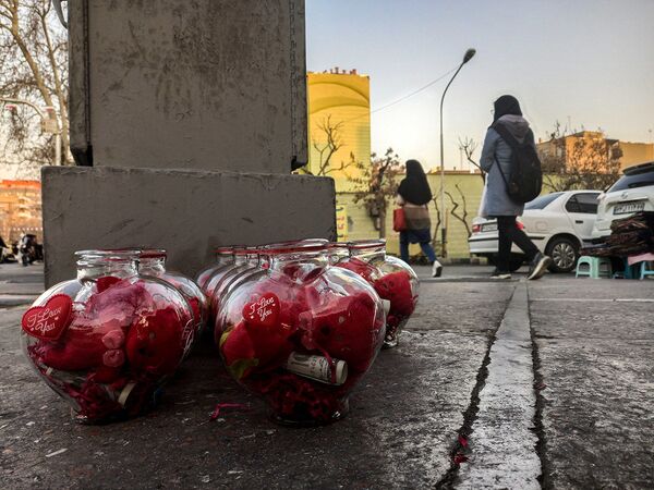 جشن روز ولنتاین در ایران - اسپوتنیک ایران  