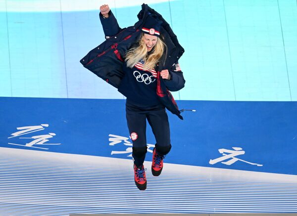 بازی های المپیک زمستانی 2022 در پکن به پایان رسید. جسیکا دیگینز از آمریکا برنده مدال نقره. - اسپوتنیک ایران  