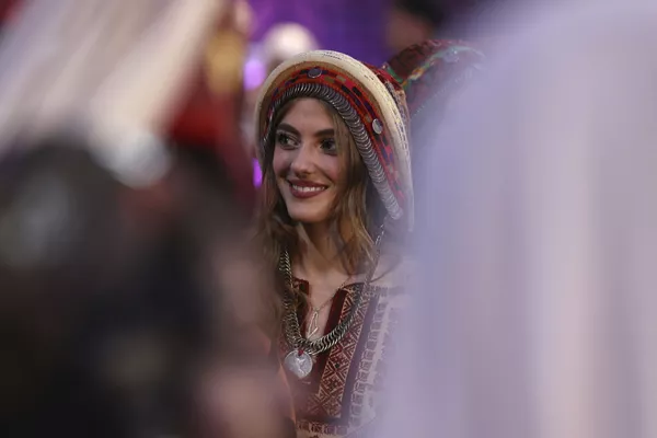 جشن ثبت گلدوزی های فلسطینی در فهرست میراث فرهنگی یونسکو در شهر رام الله.نمایش لباس سنتی گلدوزی شده فلسطینی. - اسپوتنیک ایران  