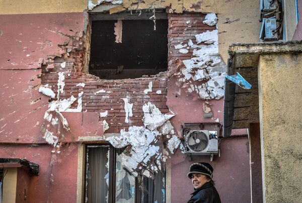 ولنوواخای دونتسک آزاد شد.خانه ای که توسط نیروهای اوکراین تیرباران و ویران شد. - اسپوتنیک ایران  