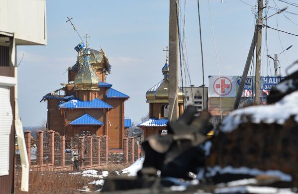 ولنوواخای دونتسک آزاد شد.کلیسای ویران شده بر اثر تیرباران نیروهای اوکراین. - اسپوتنیک ایران  