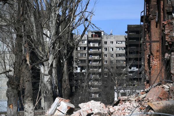 ساختمان های ویران بر اثر حملات نیروهای اوکراین در ماریوپل. - اسپوتنیک ایران  