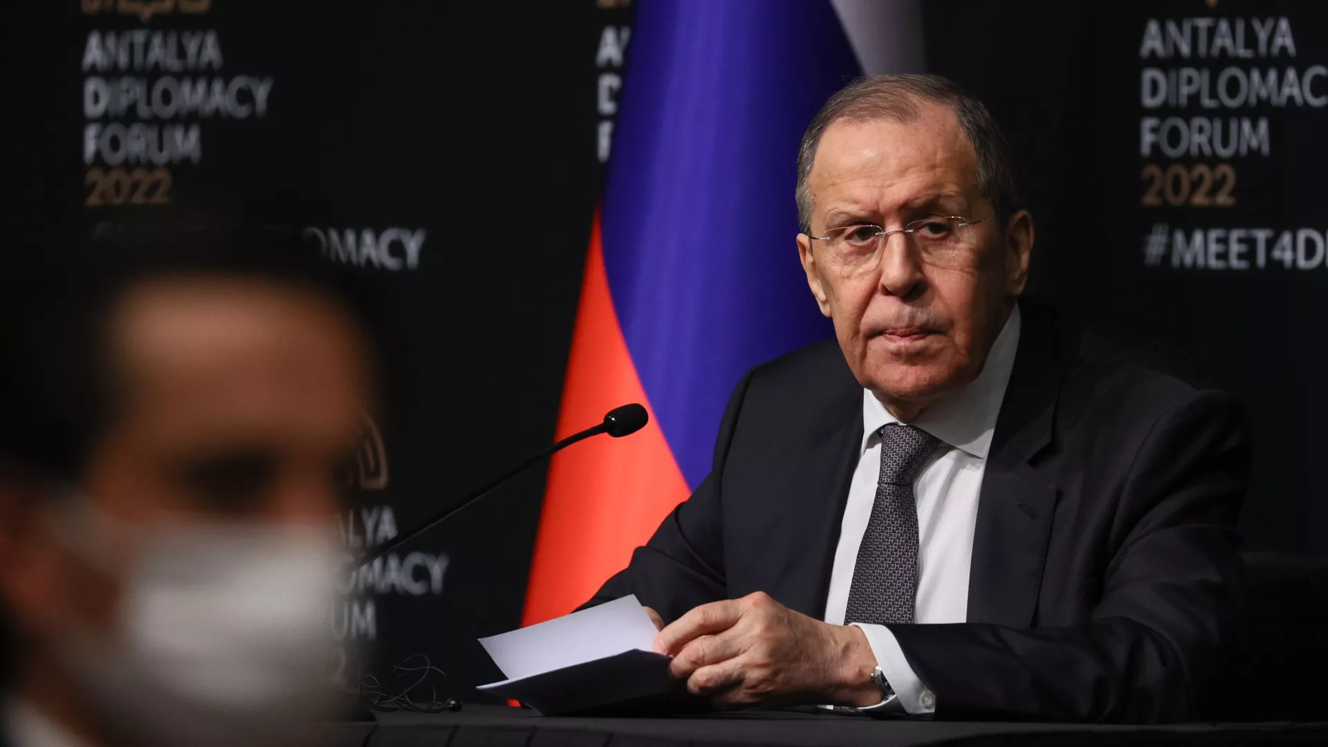 Министр иностранных дел РФ Сергей Лавров на пресс-конференции по итогам встречи с главой МИД Украины Дмитрием Кулебой в Анталье