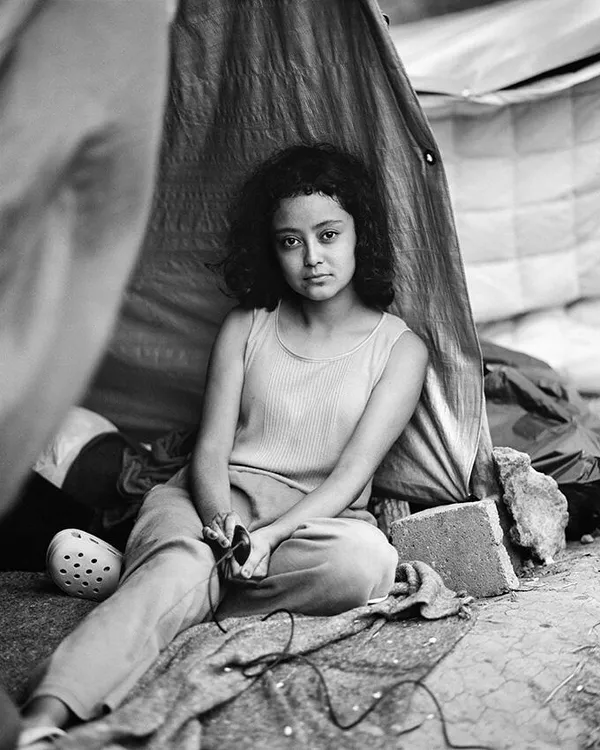 Снимок из серии Migrantes австралийского фотографа Adam Ferguson, ставший Professional Photographer of the Year в фотоконкурсе 2022 Sony World Photography Awards