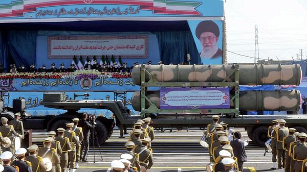 Демонстрация иранской системы противовоздушной обороны во время военного парада, посвященного ежегодному дню армии, в Тегеране - اسپوتنیک ایران  