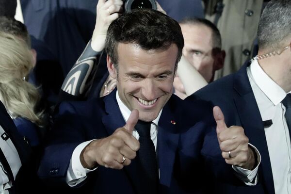 مکرون در انتخابات ریاست جمهوری فرانسه پیروز شد. - اسپوتنیک ایران  