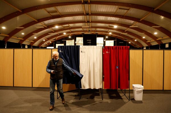 مرحله رأی گیری در انتخابات ریاست جمهوری در فرانسه. - اسپوتنیک ایران  